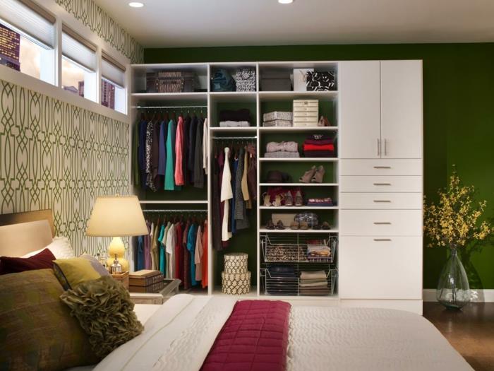 makuuhuoneen vaatekaappi siivota konmari -menetelmä