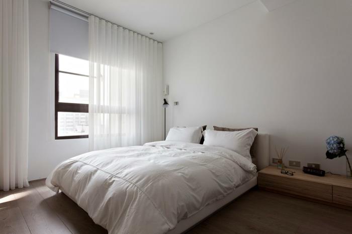 makuuhuone valkoinen yksinkertainen muotoilu puulattia valkoiset verhot
