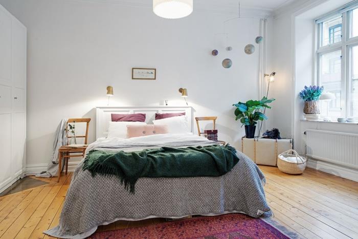 makuuhuone valkoinen skandinaavinen tyyli matto juoksija kasvit