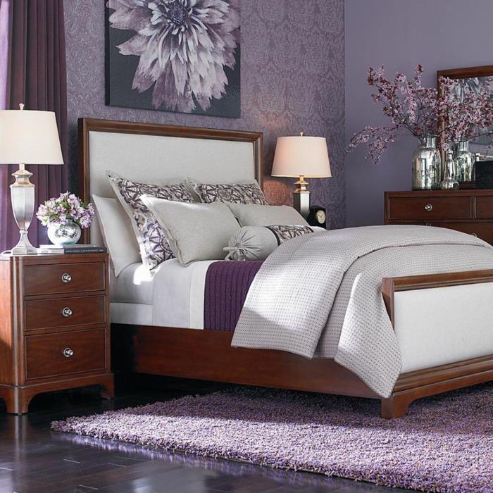 makuuhuoneen kalusteet violetti seinämaali violetti matto tyylikkäät ruskeat huonekalut