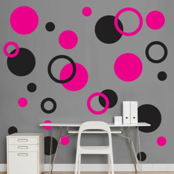 makuuhuoneen seinän suunnittelu pistekuvio vaaleanpunainen musta