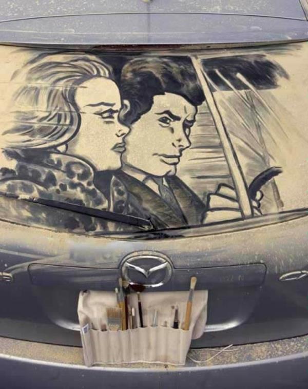 likaiset autot taide pölymaalaus ajaa autoa