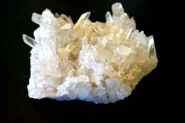 hienoja sisustustemppuja sisustussuunnittelukvartsi mineraalille