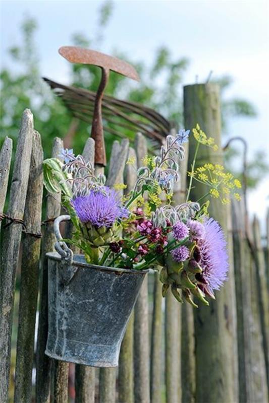 kauniita puutarhaideoita puutarhakuvia puutarhakoristeita violetti