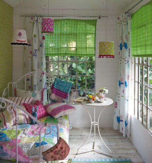 kauniita deco -ideoita makuuhuoneen värilliset vuodevaatteet tapetit verhot