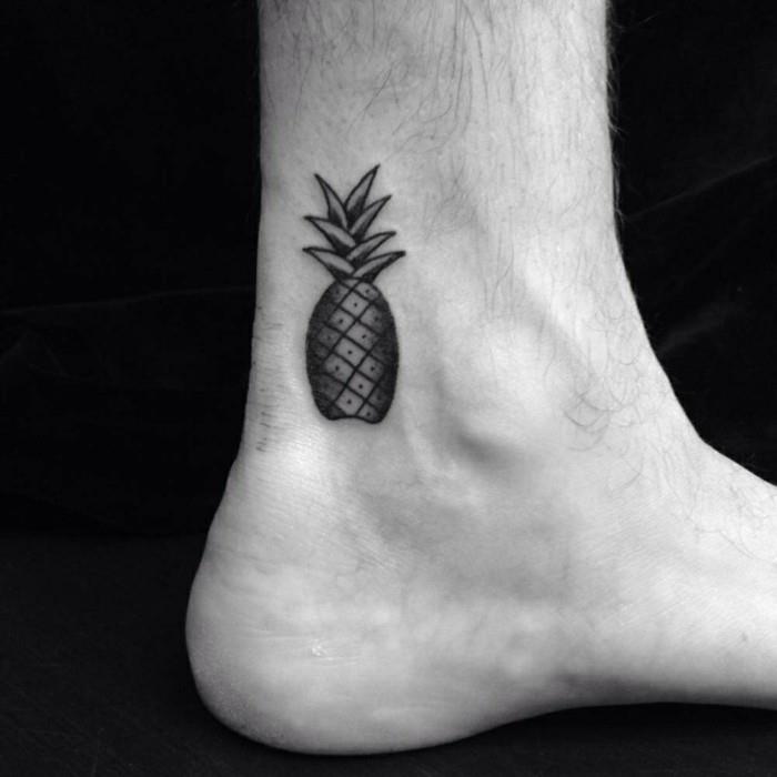 kivat tatuoinnit miehille ananas nilkassa