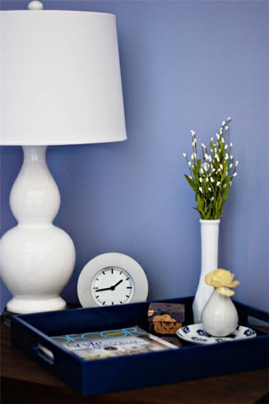 kauniit seinävärit violetti sininen pöytävalaisin sivupöytä