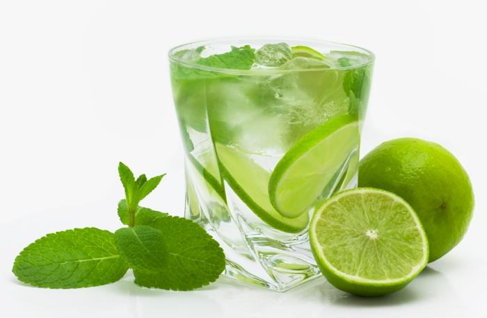 laihtua nopeasti ja terveellisesti terve juominen lime vesi minttu