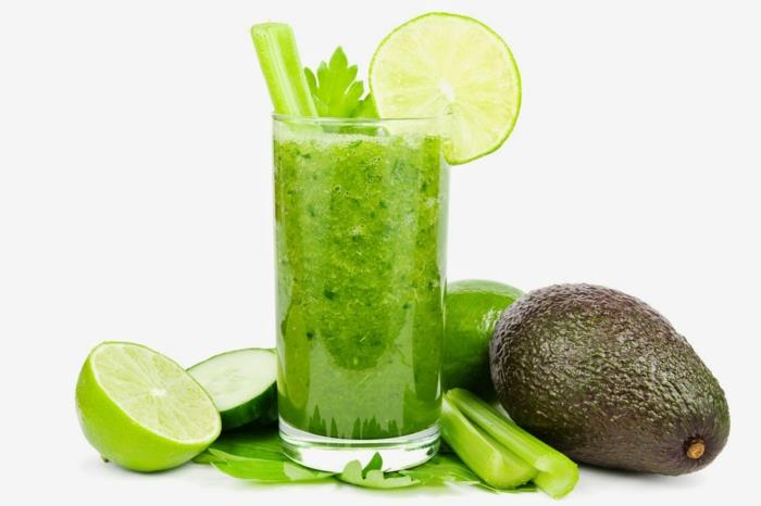 nopeita ja terveellisiä laihdutusvinkkejä terveellisiä smoothieita vihreä avokado sitruuna persilja selleri
