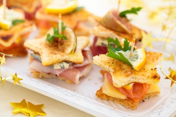 nopeat sormiruokaideat uudenvuodenaaton menu