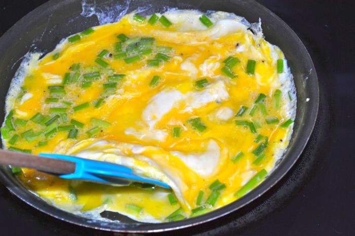 nopea syöminen nopea terveellinen syöminen muna -omelettijuusto