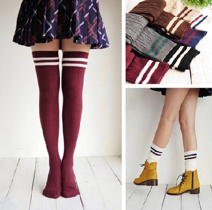 Egyszerű lány iskolai zokni