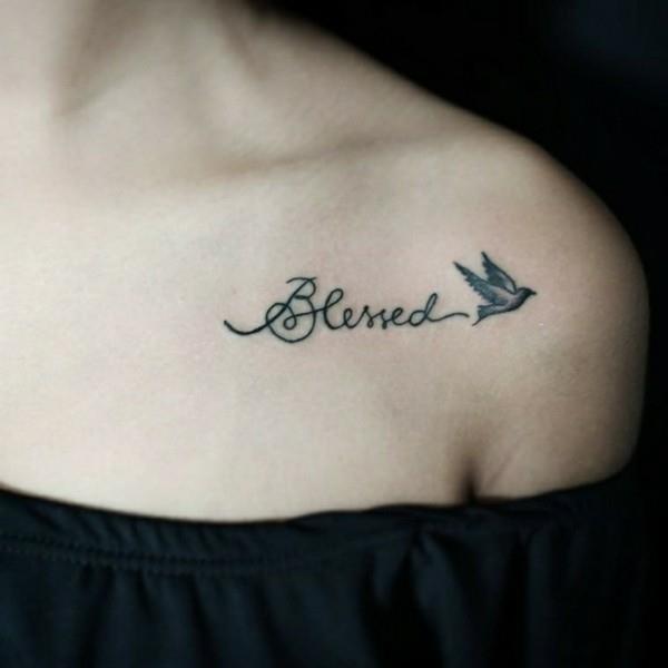 font niellä tatuointeja naisten olkapään tatuointi