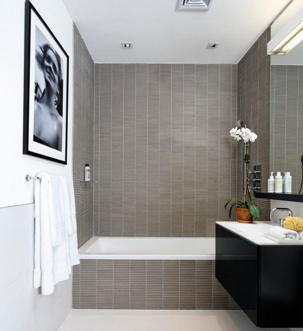 mustavalkoisia kuvia iso muotokuva kylpyhuoneessa harmaat sävyt