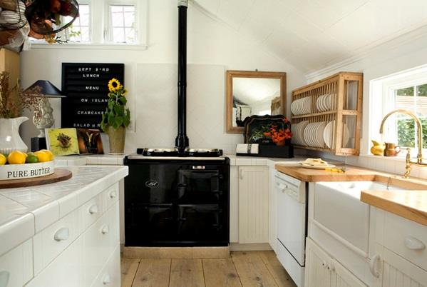 mustavalkoinen keittiö on minimalistinen