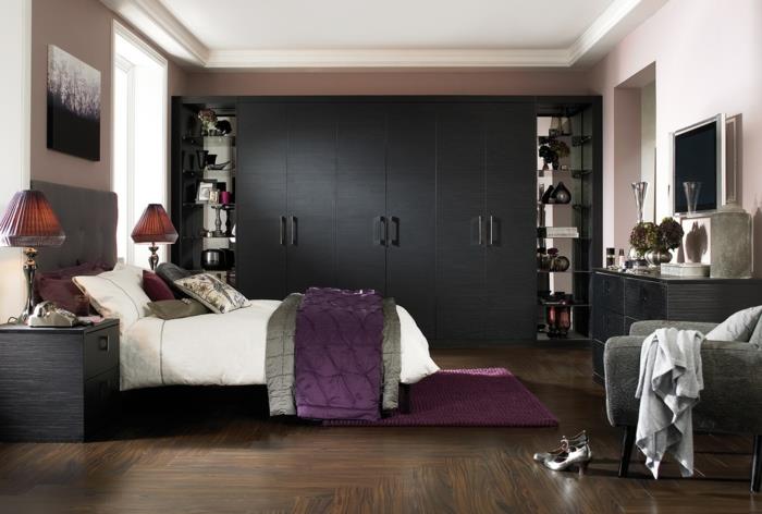 musta vaatekaappi makuuhuoneen sisustusideoita violetti aksentti