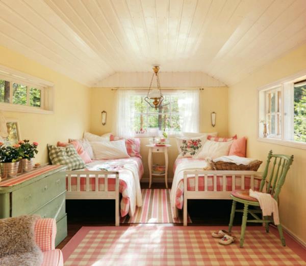ruotsalainen puutarhavaja vaaleanpunainen ja valkoinen ruudullinen matto