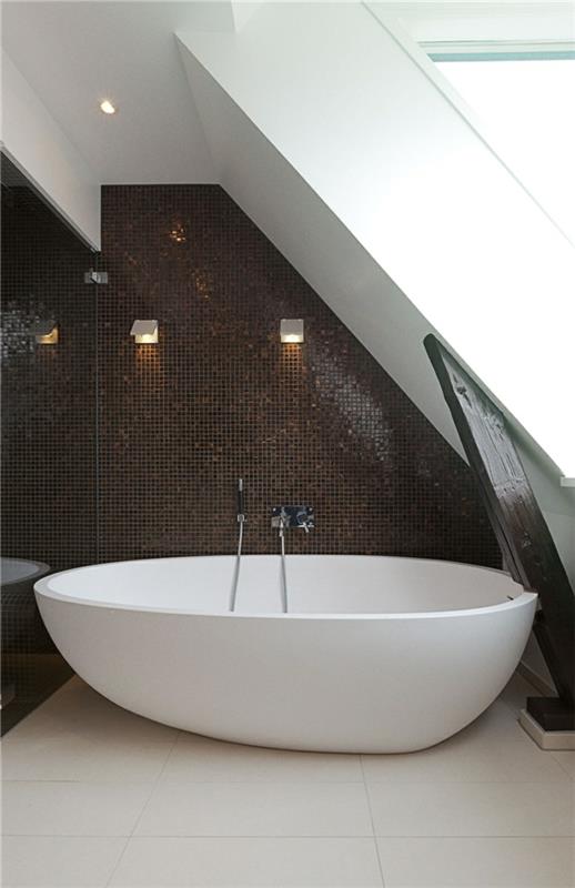 parvi huoneisto ruotsissa tyylikäs kylpyhuone kylpyamme
