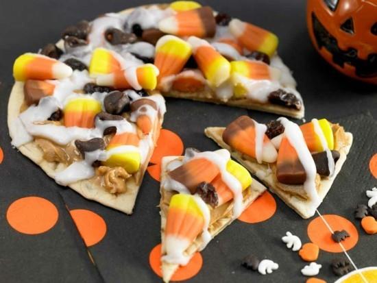 söpöjä halloween -pizzan täytteen ideoita karkkeilla