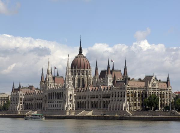 kiertoajelut budapest vierailevat parlamentissa