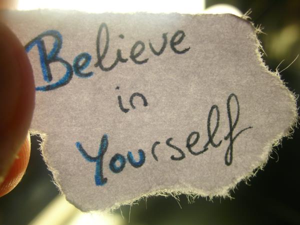 kouluttaa itseluottamusta uskomalla itseesi