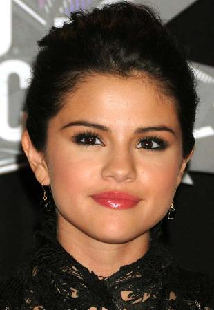 Selena Gomez szem smink