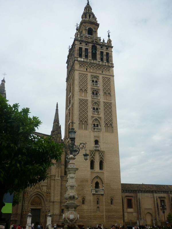 sevillan katedraali santa maria de la sede dome la hiralda