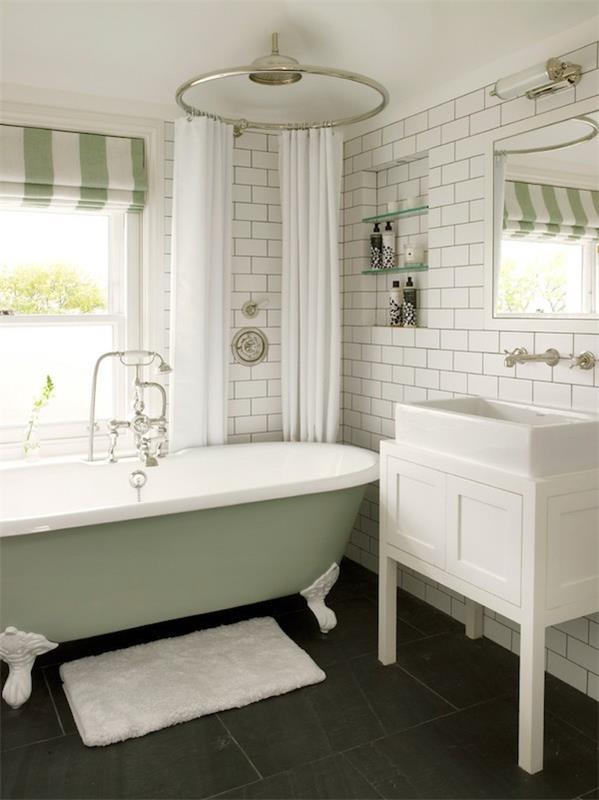 nuhjuinen tyylikäs kylpyhuone vihreä valkoinen seinälaatat raidallinen kuvio