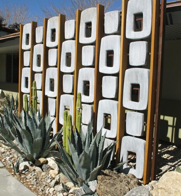 Yksityisyysnäyttö puutarha retro -tyyliset kaktukset