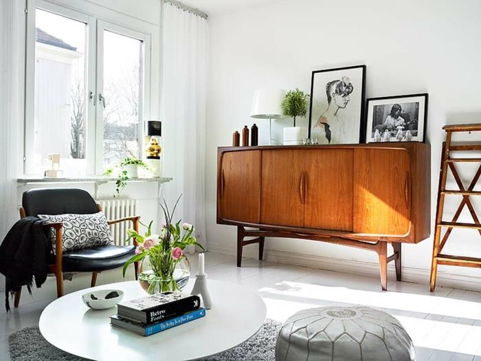 sideboard decoration kuva valokuva valkoinen pienet keraamiset maljakot pöytävalaisin