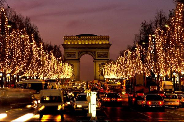 uudenvuodenaatto-pariisi-champs-elysees