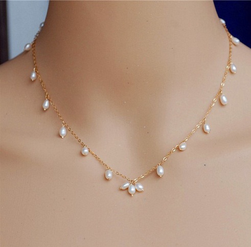 Enkel guldkæde med perler