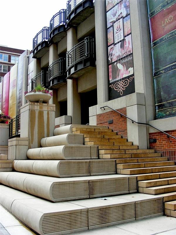 penkit kansasin kaupungin kirjaston portaat istuimet
