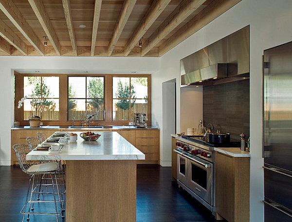 skandinaavinen keittiö suunnittelee puupöydän runkoikkunan katon