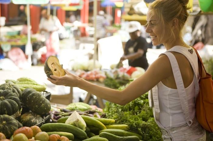hidas ruoanlaitto pikaruoka hidas nainen ostaa vihanneksia