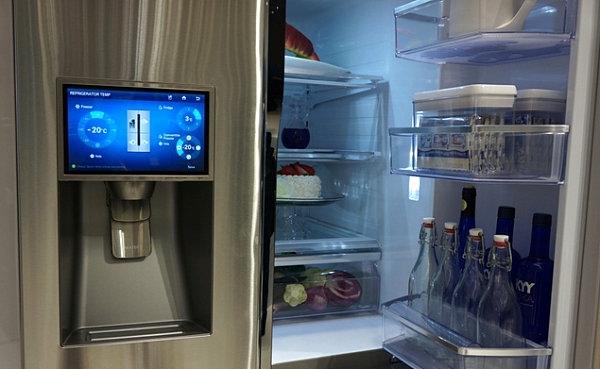 älykäs koti tekniikka jääkaapin näyttö