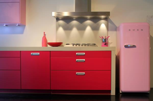 smeg jääkaappi retro -tyylinen vaaleanpunainen