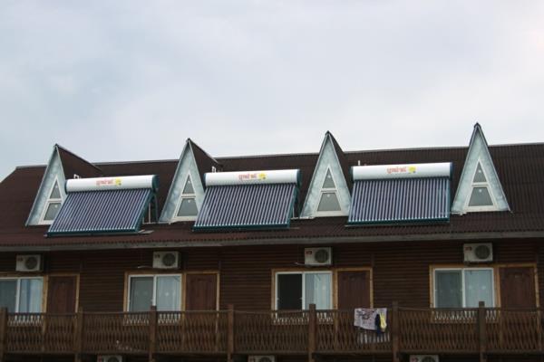 aurinkokunnan aurinkosähköinen kolmion muotoinen ikkuna