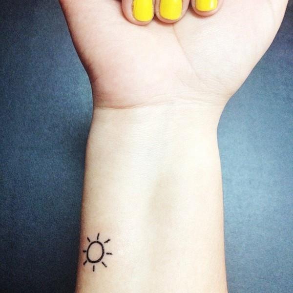 aurinko tatuoinnit naisten mini tatuointi kyynärvarren
