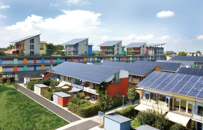 aurinkoenergia nollaenergia talot aurinkokatot