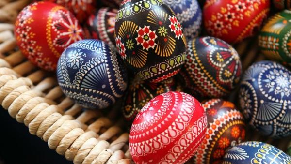 sorbian pääsiäismunat kynttilät kukat tähdet