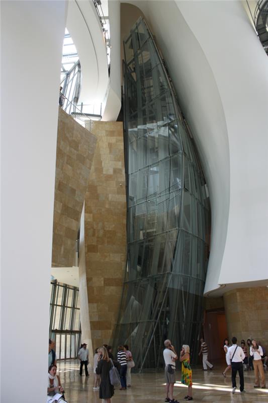 espanja espanja nähtävyydet museo guggenheim bilbao avantgarde interior