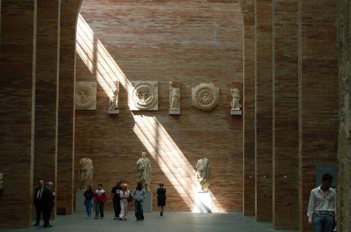 espanja maamerkit museo nacional de artes romano building