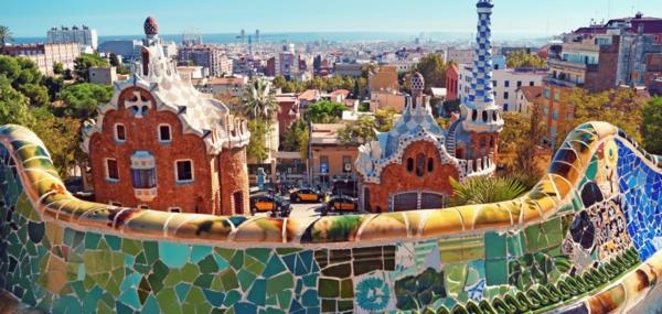 espanja loma barcelona gaudi arkkitehtuuri