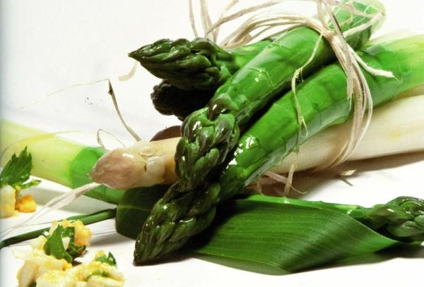 Parsa terveellistä ruokaa reseptejä parsa kevät parsa kausi