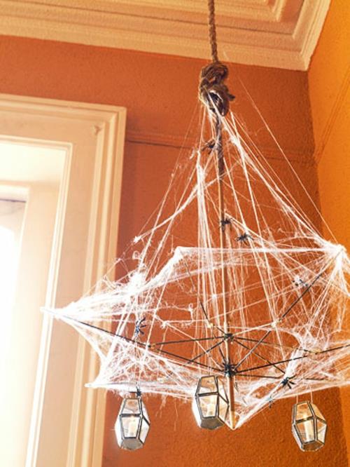 hämähäkki kattokruunu yksinkertainen idea helloween koristelu
