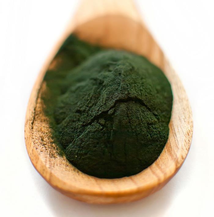 spirulina -leväjauhe syö terveellisesti