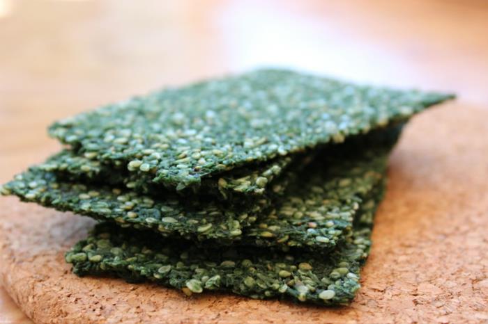 spirulina -levän seesamihiutaleet