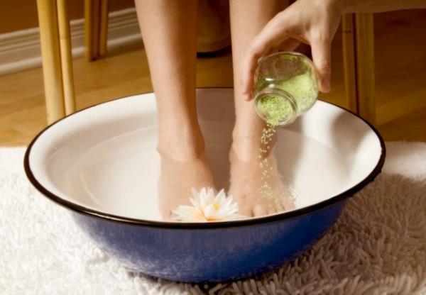 tee parantava savi jalka kylpy itse