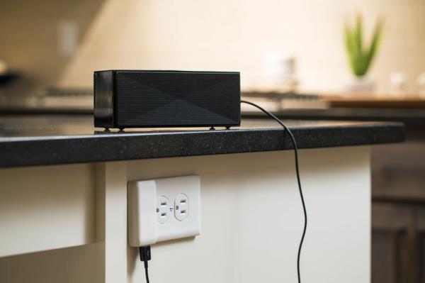 pistorasian ja USB -laturin gadgetit SnapPower -laturi